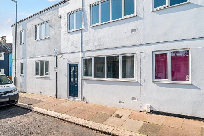 3 Bedroom Terraced House For Sale In Goldstone Street, Hove, East Sussex, BN3