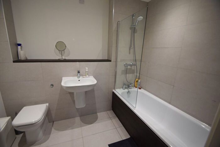2 Bedroom Flat To Rent In Downtown, Woden Street, Salford, M5