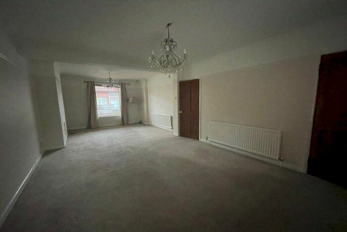 2 Bedroom Town House To Rent In Stanley Road, Mansfield, NG18