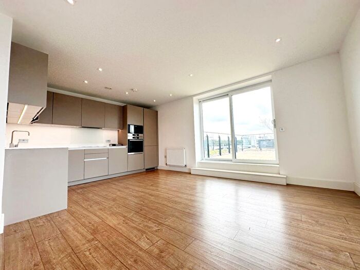 2 Bedroom Flat To Rent In Homefield Rise, Orpington, BR6