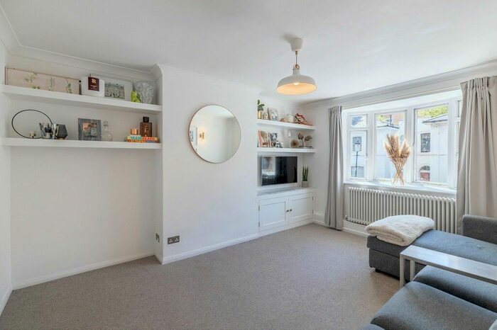 2 Bedroom Flat To Rent In Limerston Street, Chelsea, SW10