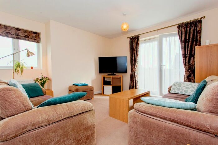 2 Bedroom Flat To Rent In Chieftain Way, Cambridge, CB4