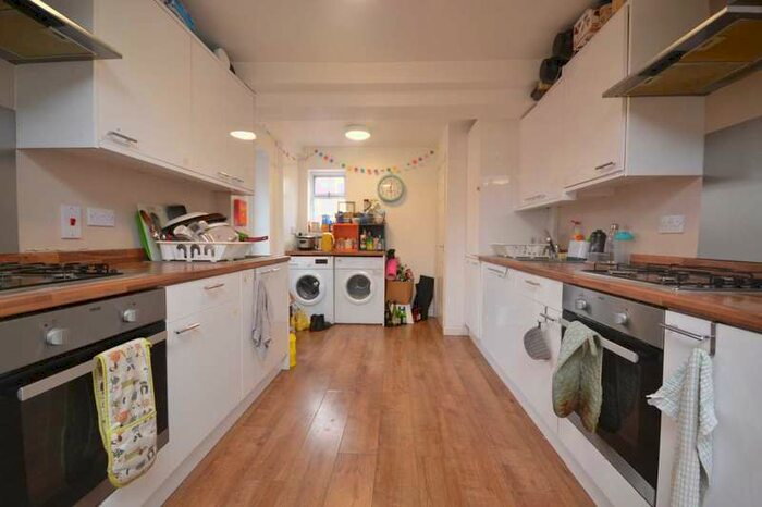 7 Bedroom Terraced House To Rent In London Road, Reading, RG1
