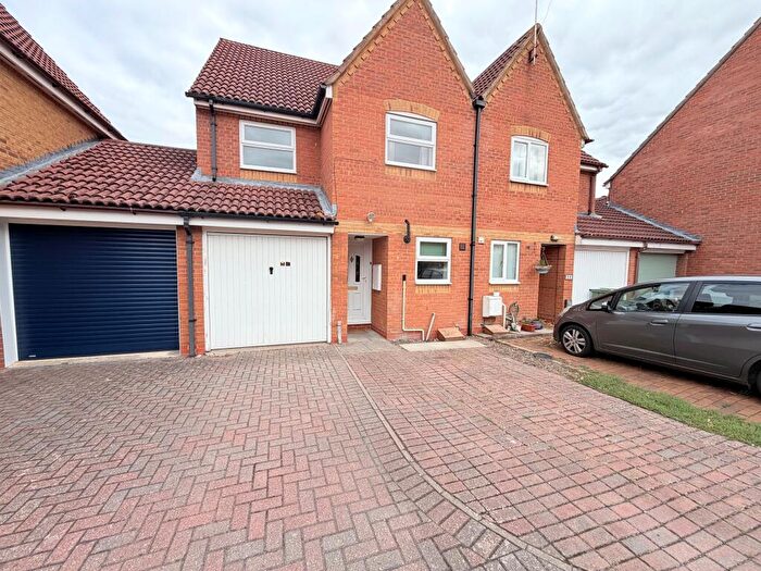 3 Bedroom House To Rent In Darent Place, Didcot, OX11