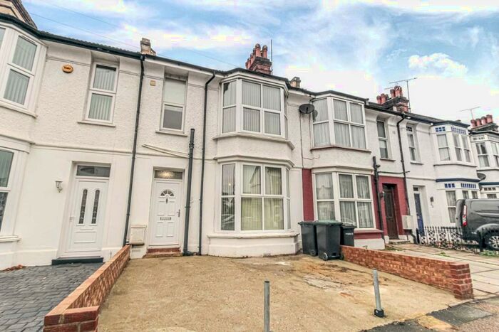 3 Bedroom Terraced House To Rent In Darnley Road, Gravesend, DA11