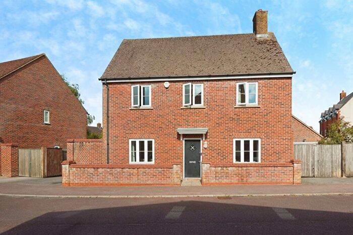 4 Bedroom Detached House For Sale In Kilford Close, Amesbury, Salisbury, SP4