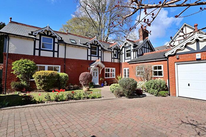 4 Bedroom Detached House For Sale In Cavendish Road, Bournemouth, BH1