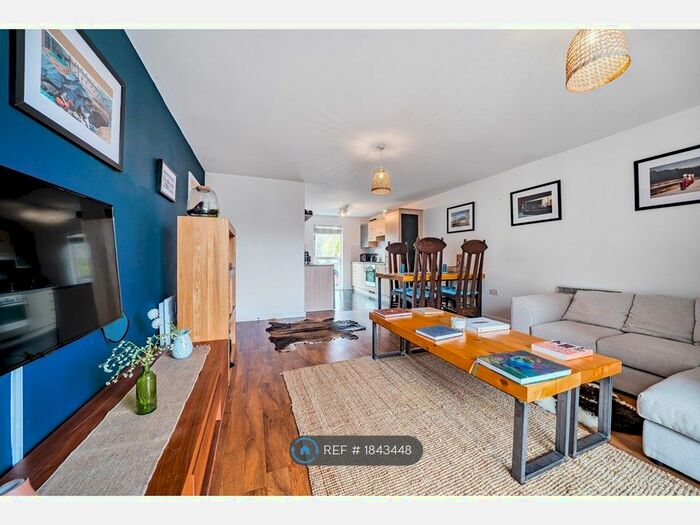 2 Bedroom Flat To Rent In Furmage Street, London, SW18