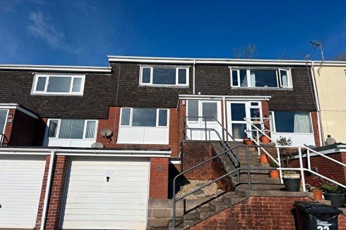 2 Bedroom Property To Rent In Sutton Close, Torquay, TQ2