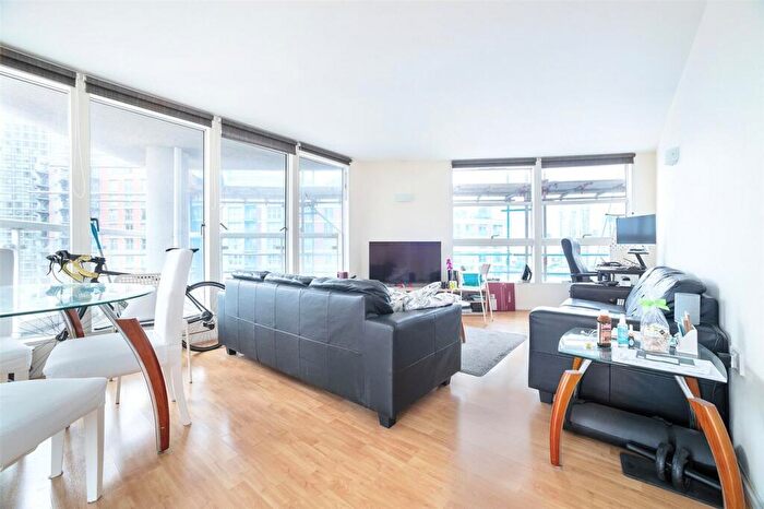 2 Bedroom Flat To Rent In Aurora Building, Blackwall Way, London, E14