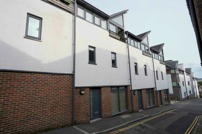2 Bedroom Town House For Sale In St. Nicholas Lane, Lewes, BN7