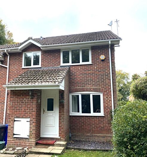 2 Bedroom Cluster House To Rent In Compass Field, Hook, RG27