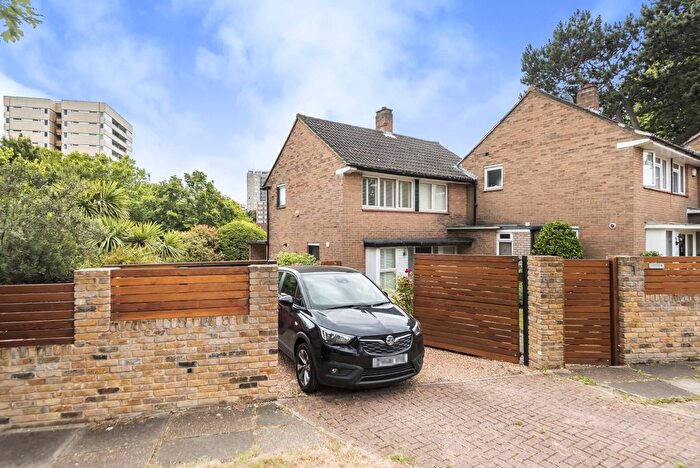 3 Bedroom Detached House To Rent In Littlecote Close, Southfields, SW19