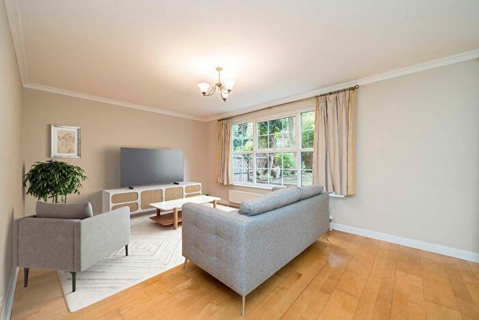 4 Bedroom Property To Rent In Leeward Gardens, London, SW19