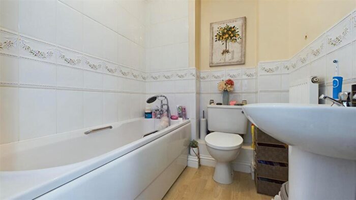 2 Bedroom End Of Terrace House For Sale In Great Stockwood Road, Cheshunt, EN7