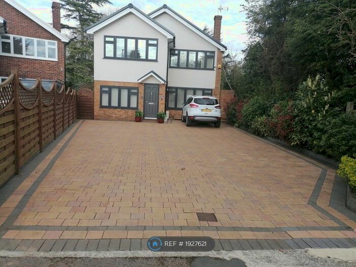 4 Bedroom Detached House To Rent In Thatcham Gardens, London, N20