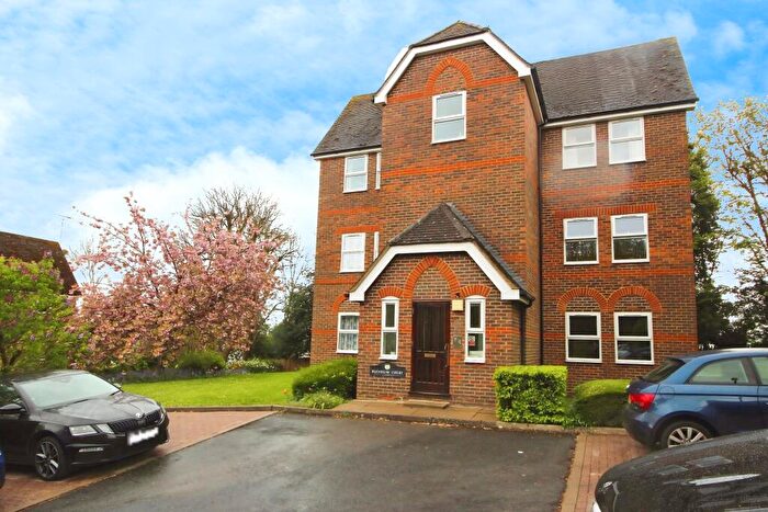 2 Bedroom Flat To Rent In Malmerswell Road, High Wycombe, HP13