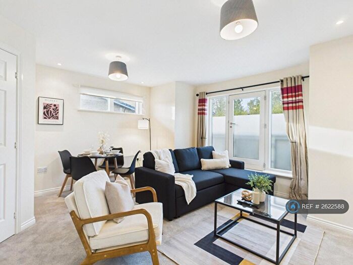 2 Bedroom Flat To Rent In Corinne Court, Cheltenham, GL51