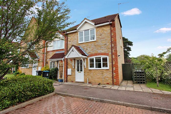 3 Bedroom End Of Terrace House To Rent In Slippers Hill, Old Town Borders, Hemel Hempstead, HP2