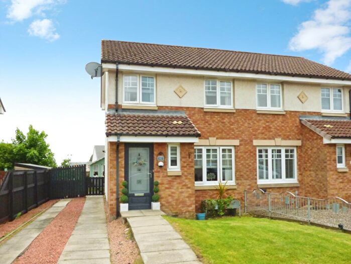 3 Bedroom Semi-Detached House For Sale In Rosin Court, Kirkcaldy, KY1