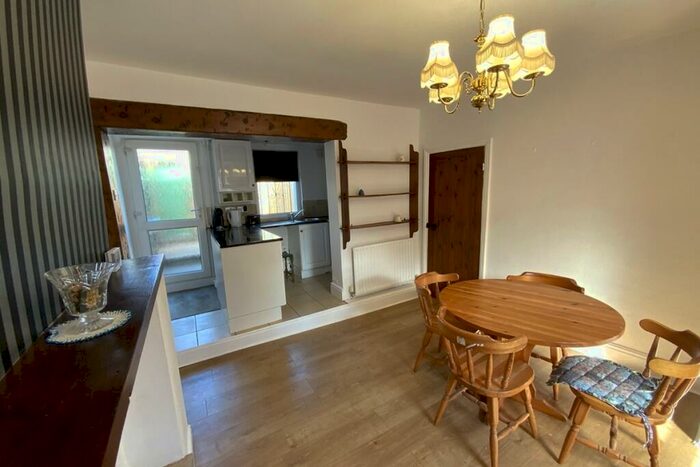 2 Bedroom Cottage For Sale In Furnace Lane, Sheffield, S13