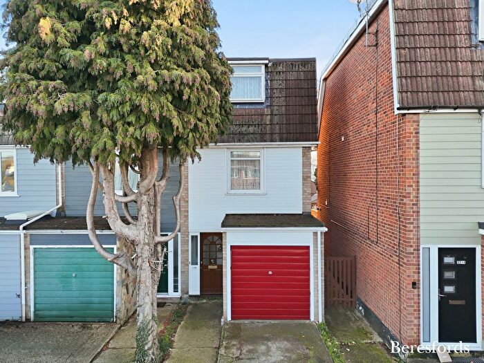 3 Bedroom End Of Terrace House For Sale In Church Road, Harold Wood, RM3