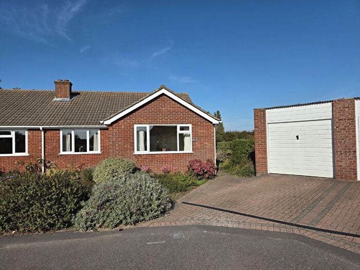 3 Bedroom Semi Detached Bungalow For Sale In Orchard View, Ash, Canterbury, Kent, CT3