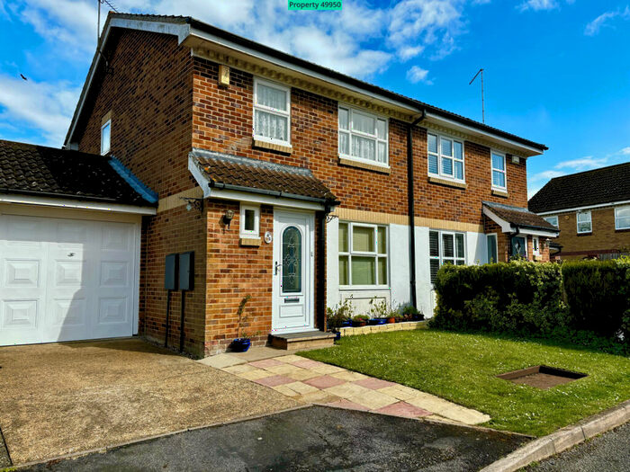 3 Bedroom Semi-Detached House To Rent In Gosling Grove, Downley, High Wycombe, HP13