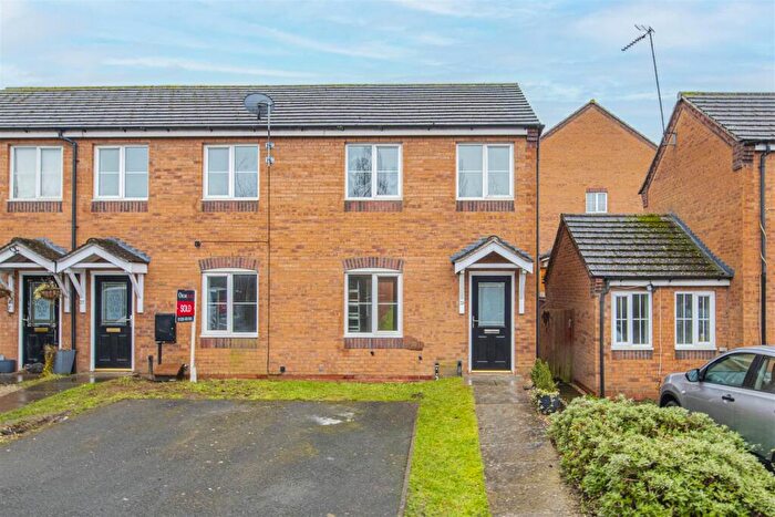 3 Bedroom End Of Terrace House For Sale In Lowry Close, Corby, NN18