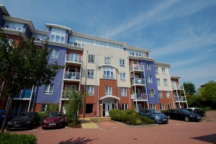 1 Bedroom Flat To Rent In Pumphouse Crescent, Watford, WD17