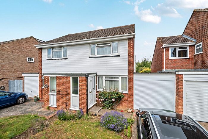 2 Bedroom Semi Detached House For Sale In Claremont Road, Swanley, Kent, BR8