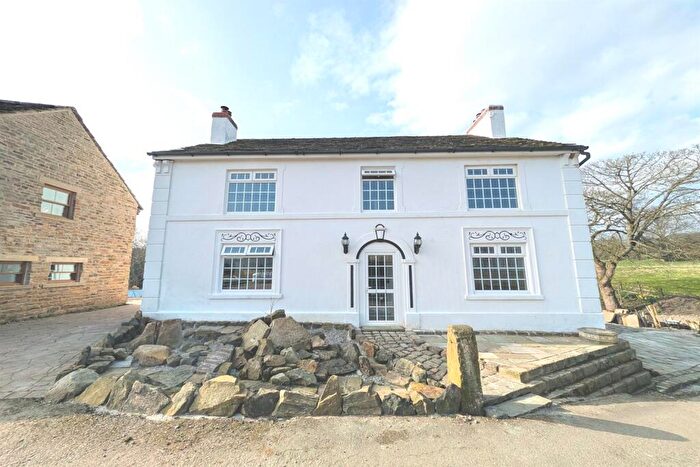 5 Bedroom Detached House To Rent In Compstall, Stockport, SK6