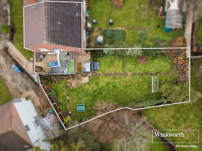 2 Bedroom Maisonette For Sale In Emerson Gardens, Harrow, Middlesex, HA3