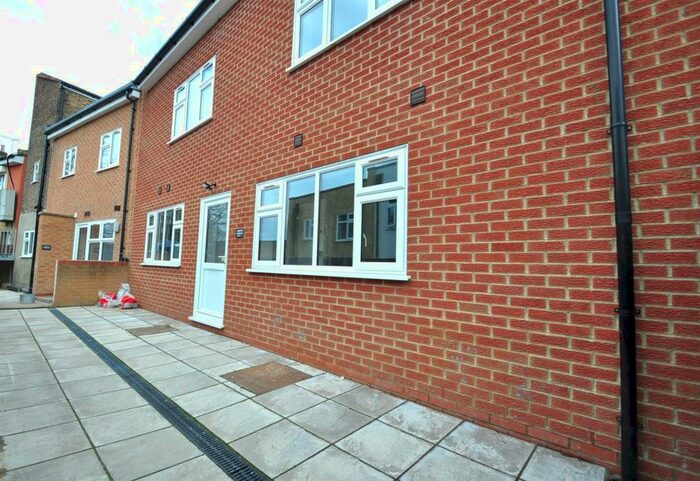 1 Bedroom Flat To Rent In Ranwell Passage, London, SE18