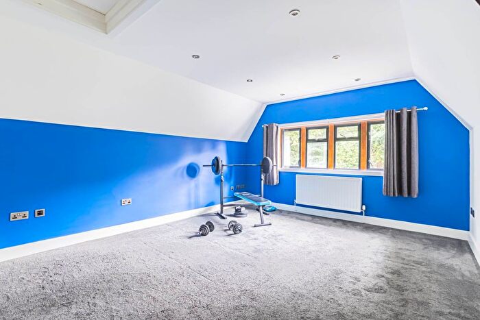 6 Bedroom Detached House To Rent In The Hermitage, London Road, Hemel Hempstead, Hertfordshire, HP1