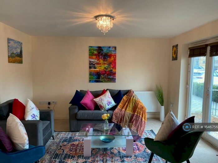 2 Bedroom Flat To Rent In Circus Drive, Cambridge, CB4