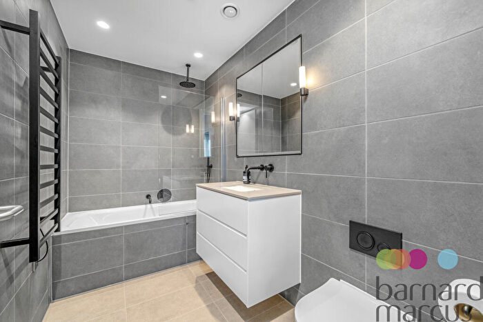 2 Bedroom Apartment To Rent In Oberman Road, London, NW10