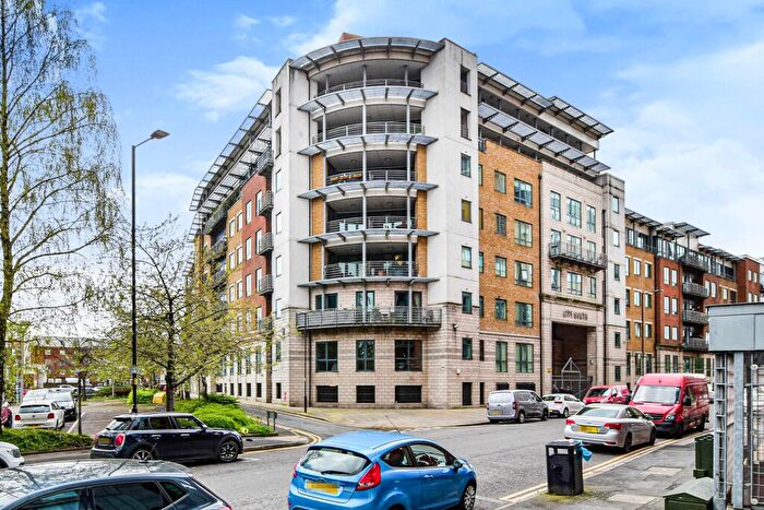 2 Bedroom Flat To Rent In City South, City Road East, Manchester, M15