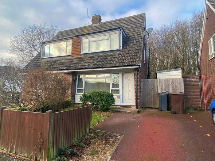 3 Bedroom Property To Rent In The Rise, Ashford, TN23