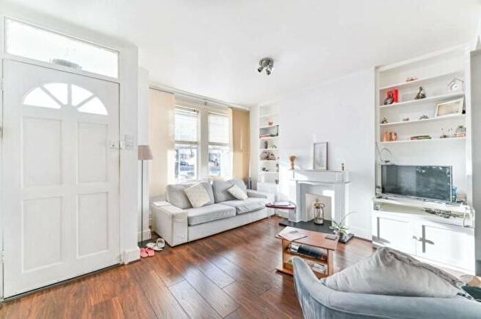 2 Bedroom Property To Rent In Tylecroft Road, London, SW16
