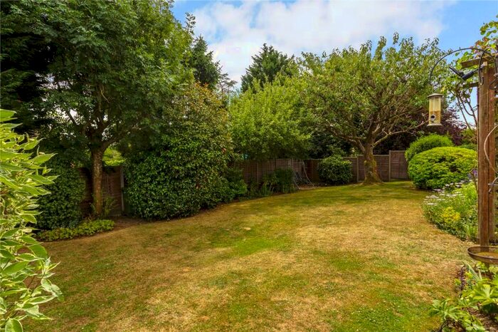 4 Bedroom Detached House For Sale In Moreland Drive, Gerrards Cross, Buckinghamshire, SL9