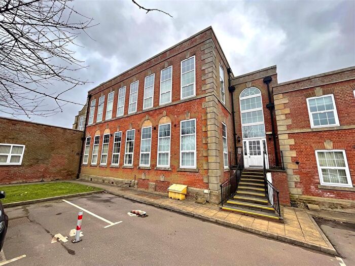 2 Bedroom Flat To Rent In Bed Ground Floor Apartment, The Old School House, St Johns Street, Bridlington, YO16