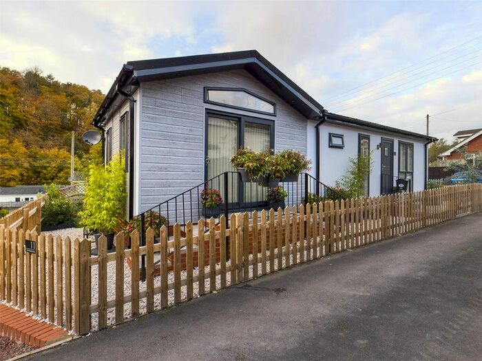 2 Bedroom Mobile/park Home For Sale In Railway Road, Cinderford, Gloucestershire, GL14