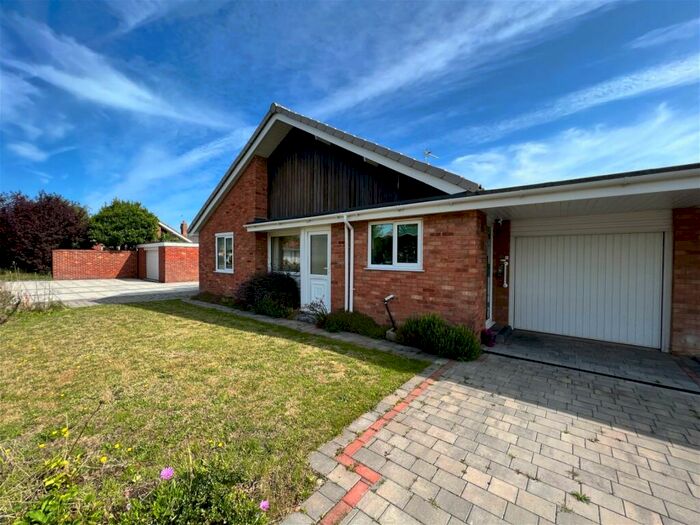 3 Bedroom Detached Bungalow To Rent In Harington Road, Formby, Liverpool, L37