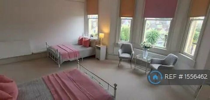 3 Bedroom Flat To Rent In Upper Maisonette Lime Grove, Bath, BA2