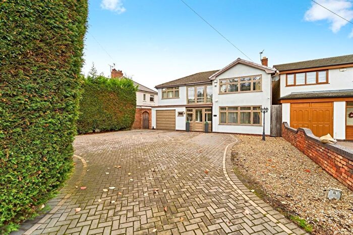 4 Bedroom Detached House For Sale In Wolverhampton Road, Pelsall, Walsall, WS3
