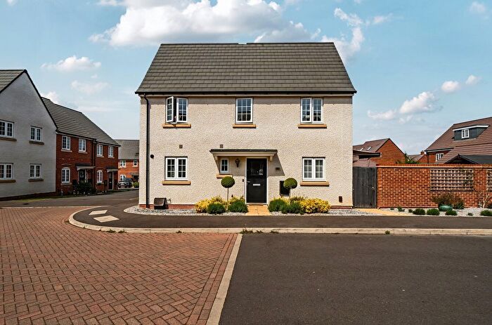 3 Bedroom Terraced House For Sale In Harrowell Close, Cawston, Rugby, CV23