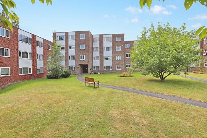 2 Bedroom Flat For Sale In Pole Lane, Bury, BL9