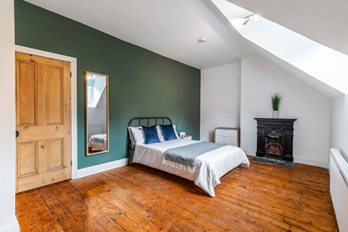 6 Bedroom House To Rent In Wood Lane, Leeds, LS6