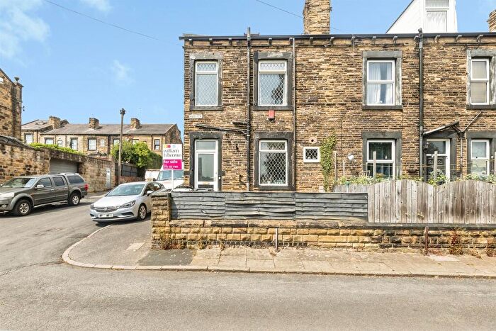2 Bedroom End Of Terrace House For Sale In Rods View, Morley, Leeds, LS27